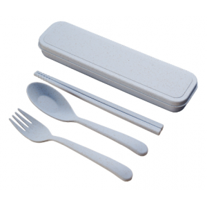 Plastic tableware