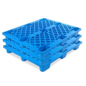 Plastic tray