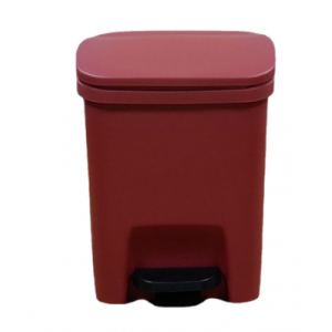 Plastic trash can
