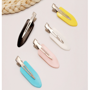 Plastic hair clip