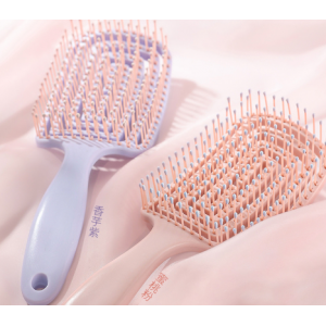 Plastic comb