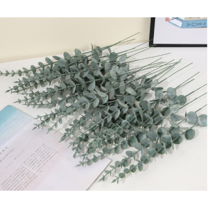 Plastic artificial plant