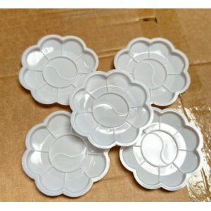 Plastic paint tray