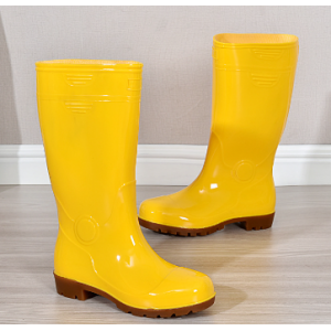 Plastic rain shoes