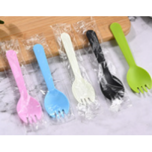 Plastic spoons