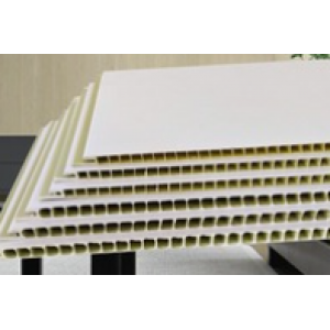 Plastic decorative gusset